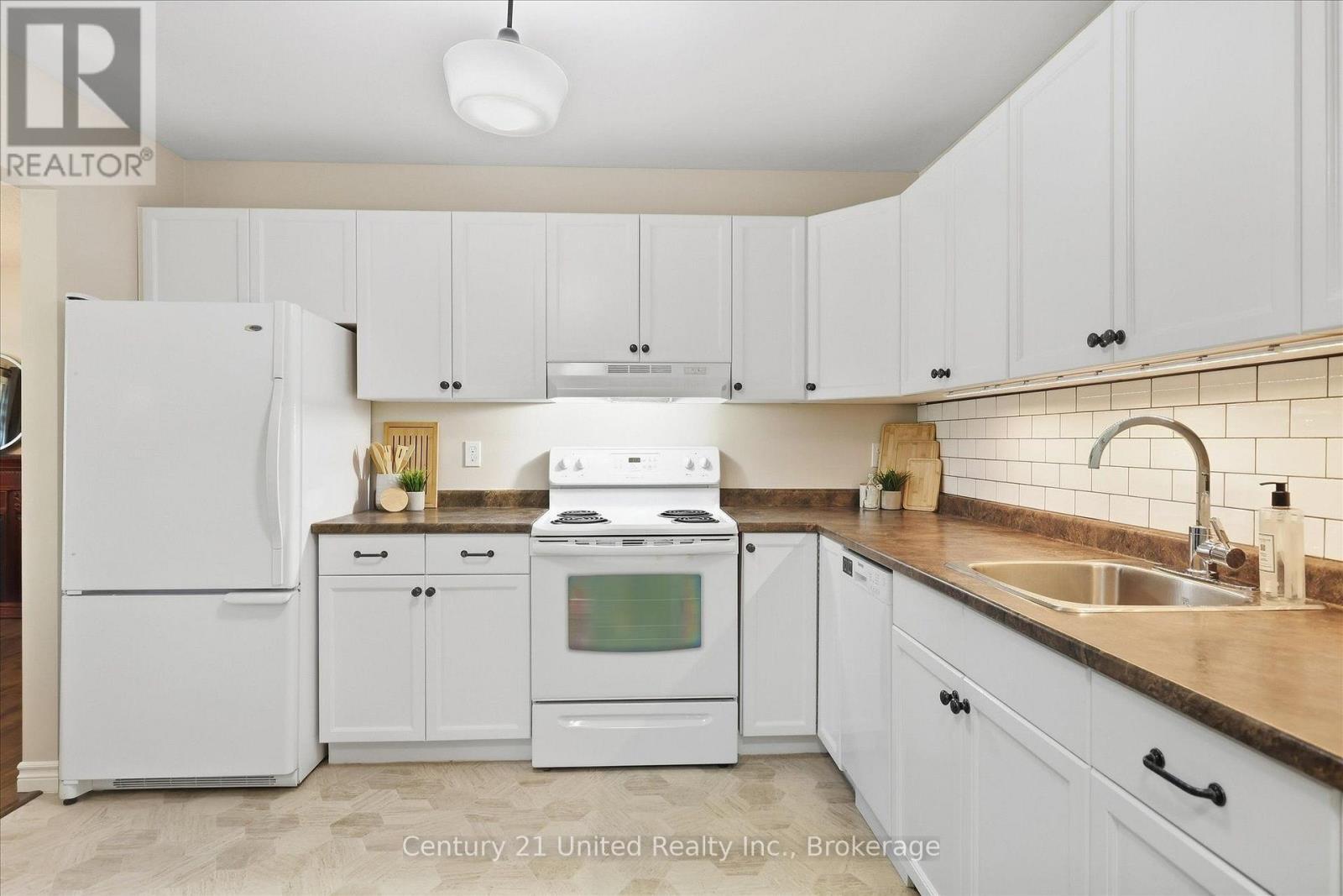 202 - 2406 Mountland Drive, Peterborough (Monaghan Ward 2), ON