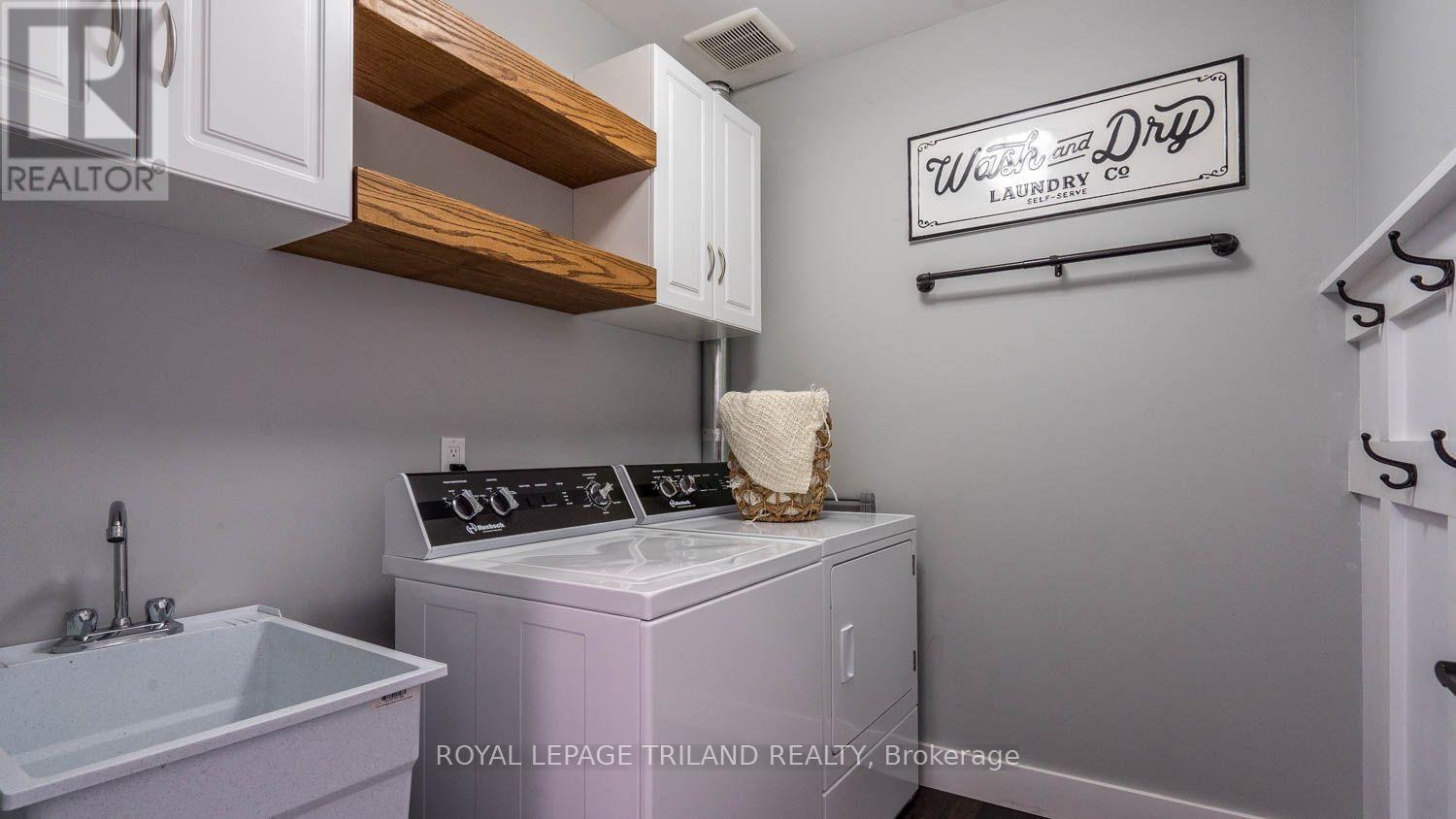 Main floor laundry room - 11688 Charlton Drive, Middlesex Centre, ON