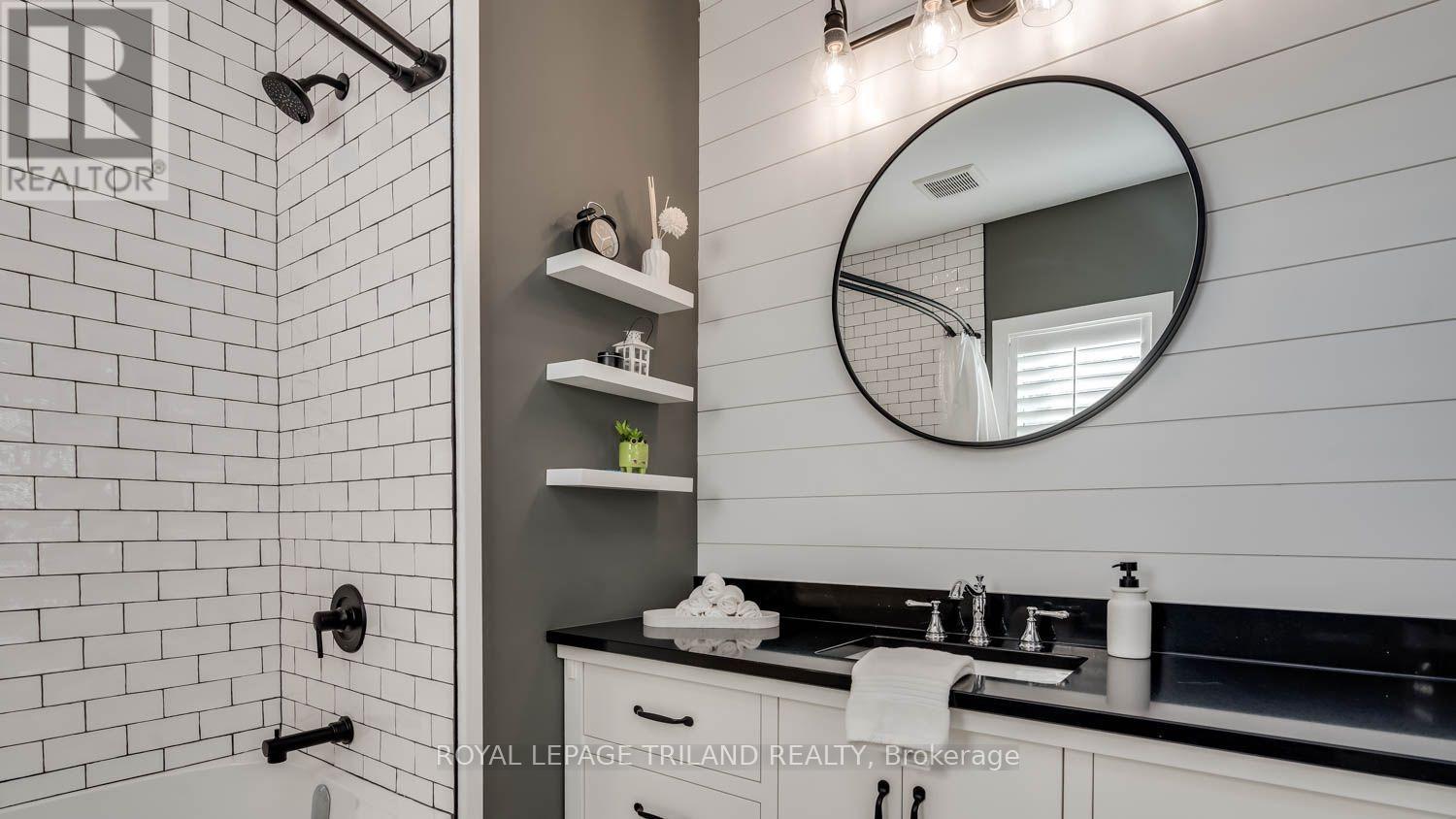 2nd full bathroom upstairs - 11688 Charlton Drive, Middlesex Centre, ON