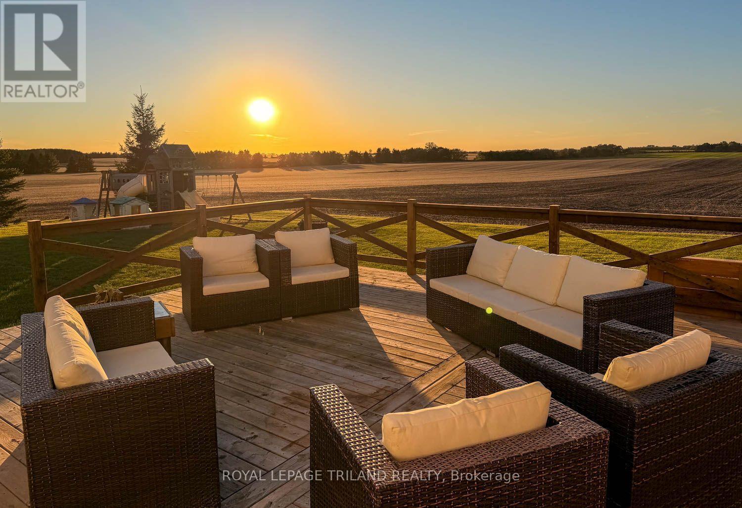 Large deck perfect for those golden sunsets - 11688 Charlton Drive, Middlesex Centre, ON
