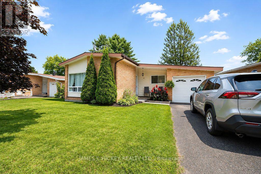 80 Frontenac Crescent, Deep River, ON