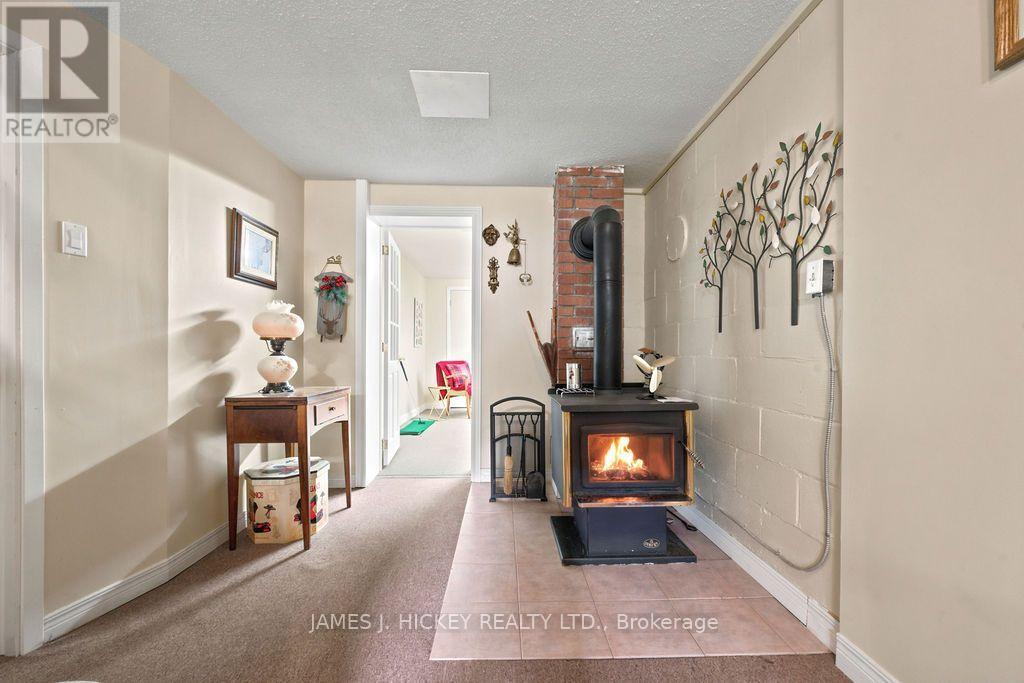 80 Frontenac Crescent, Deep River, ON
