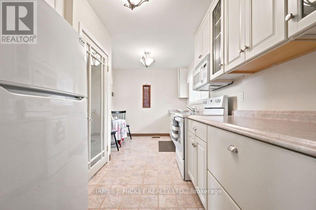 80 Frontenac Crescent, Deep River, ON