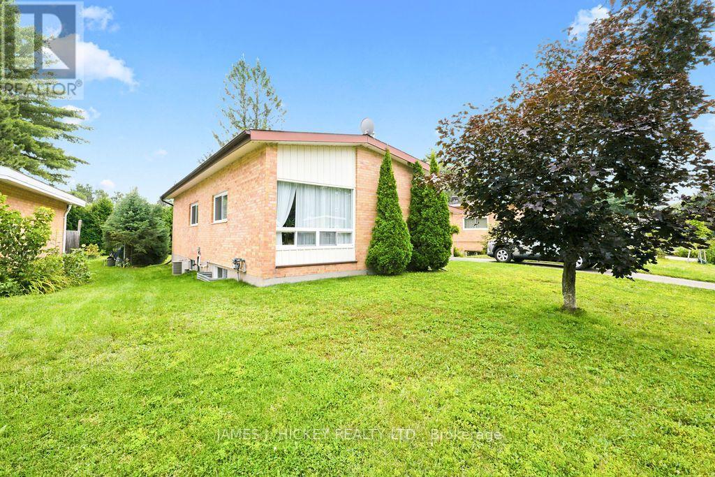80 Frontenac Crescent, Deep River, ON