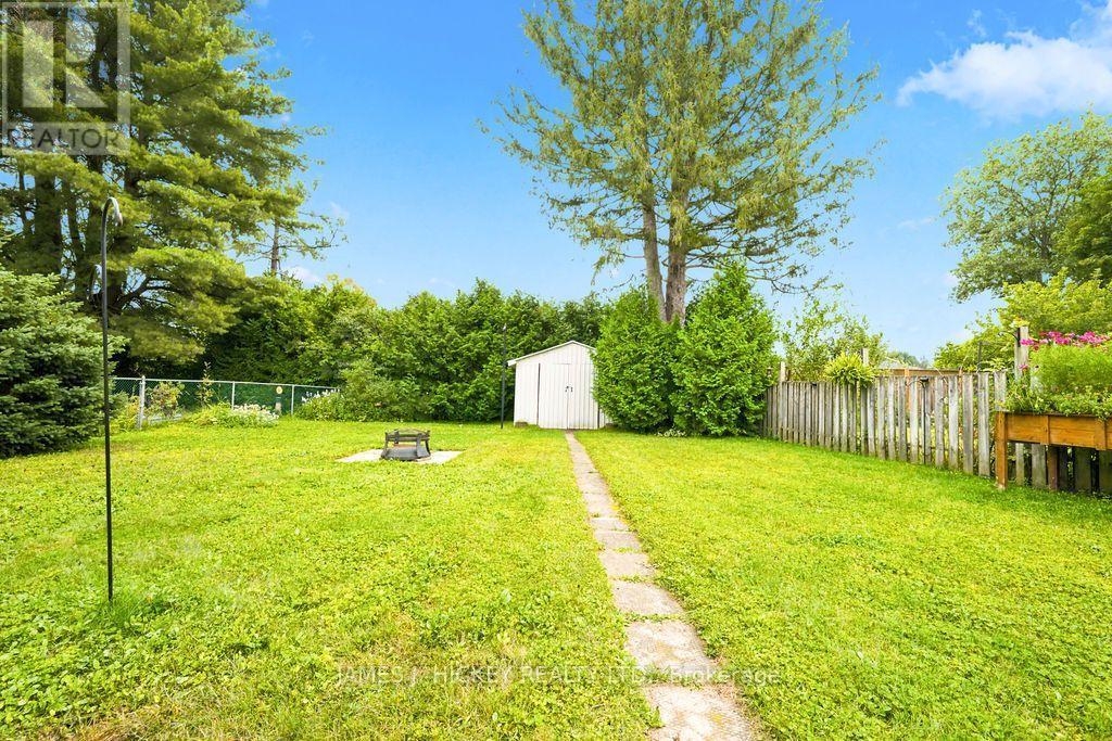 80 Frontenac Crescent, Deep River, ON