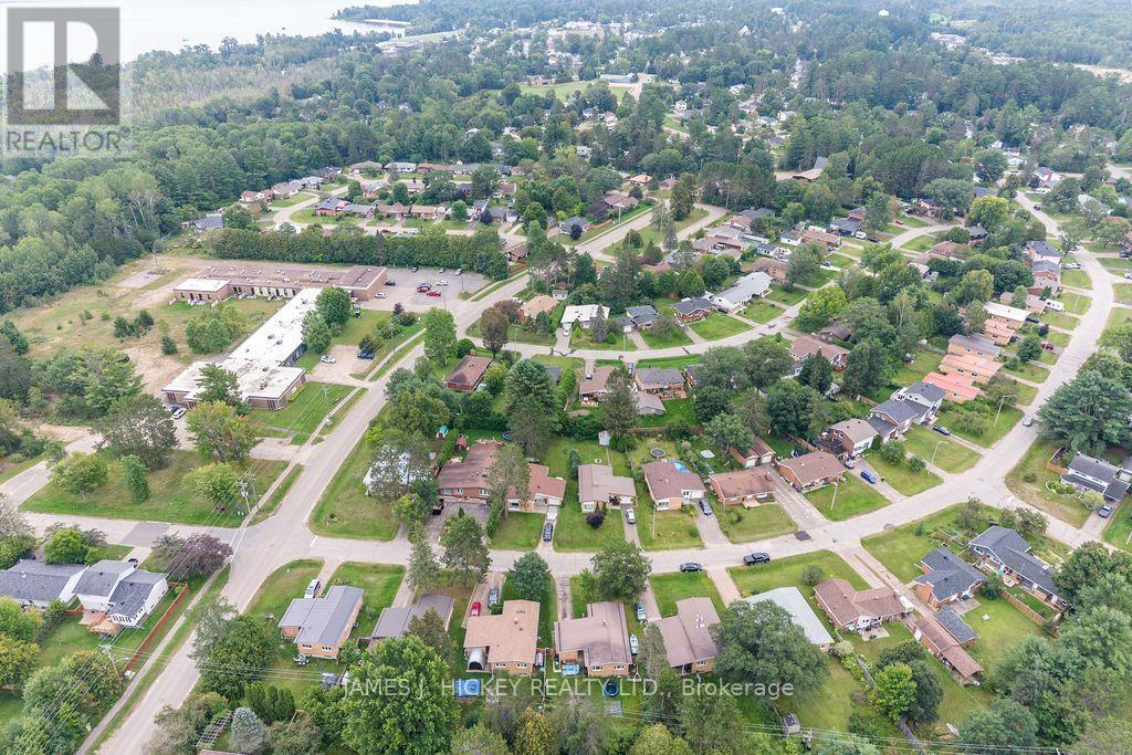 80 Frontenac Crescent, Deep River, ON