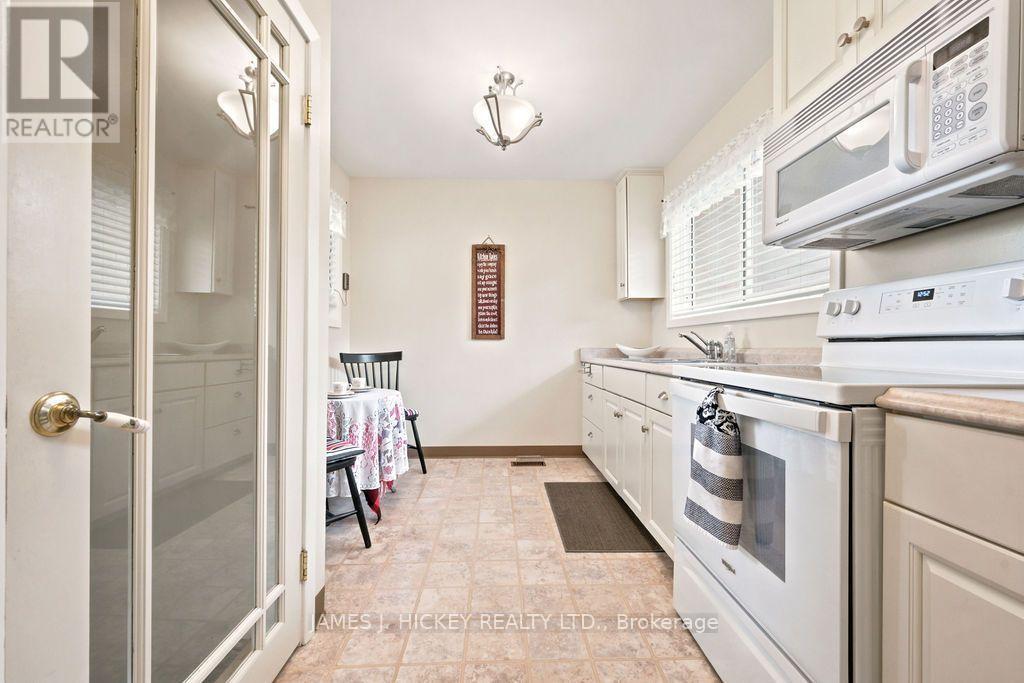 80 Frontenac Crescent, Deep River, ON