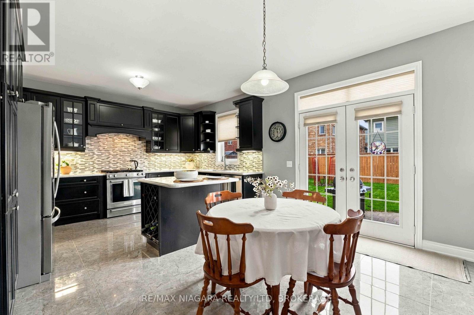 15 Fox Grape Road, Thorold (Confederation Heights), ON