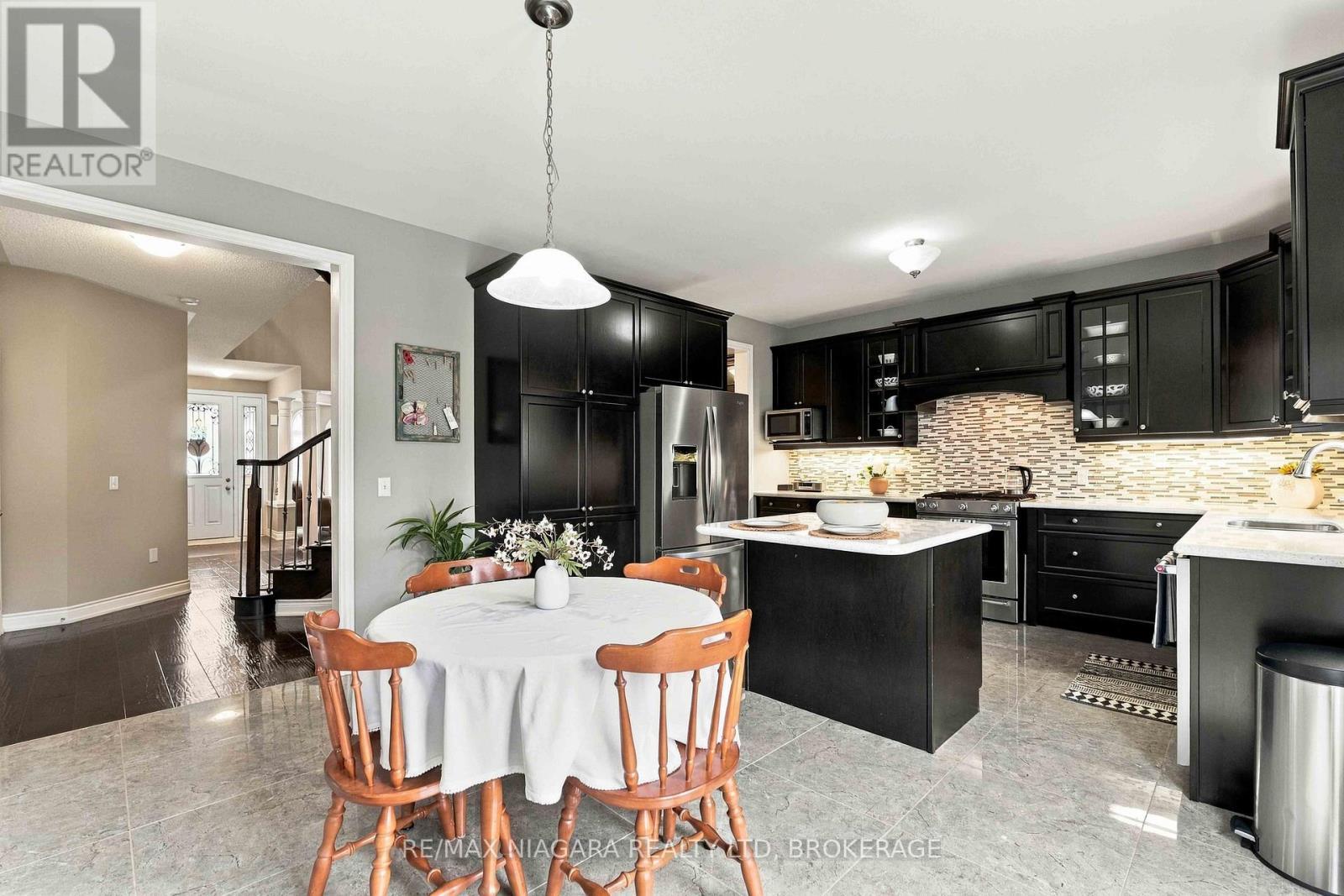 15 Fox Grape Road, Thorold (Confederation Heights), ON