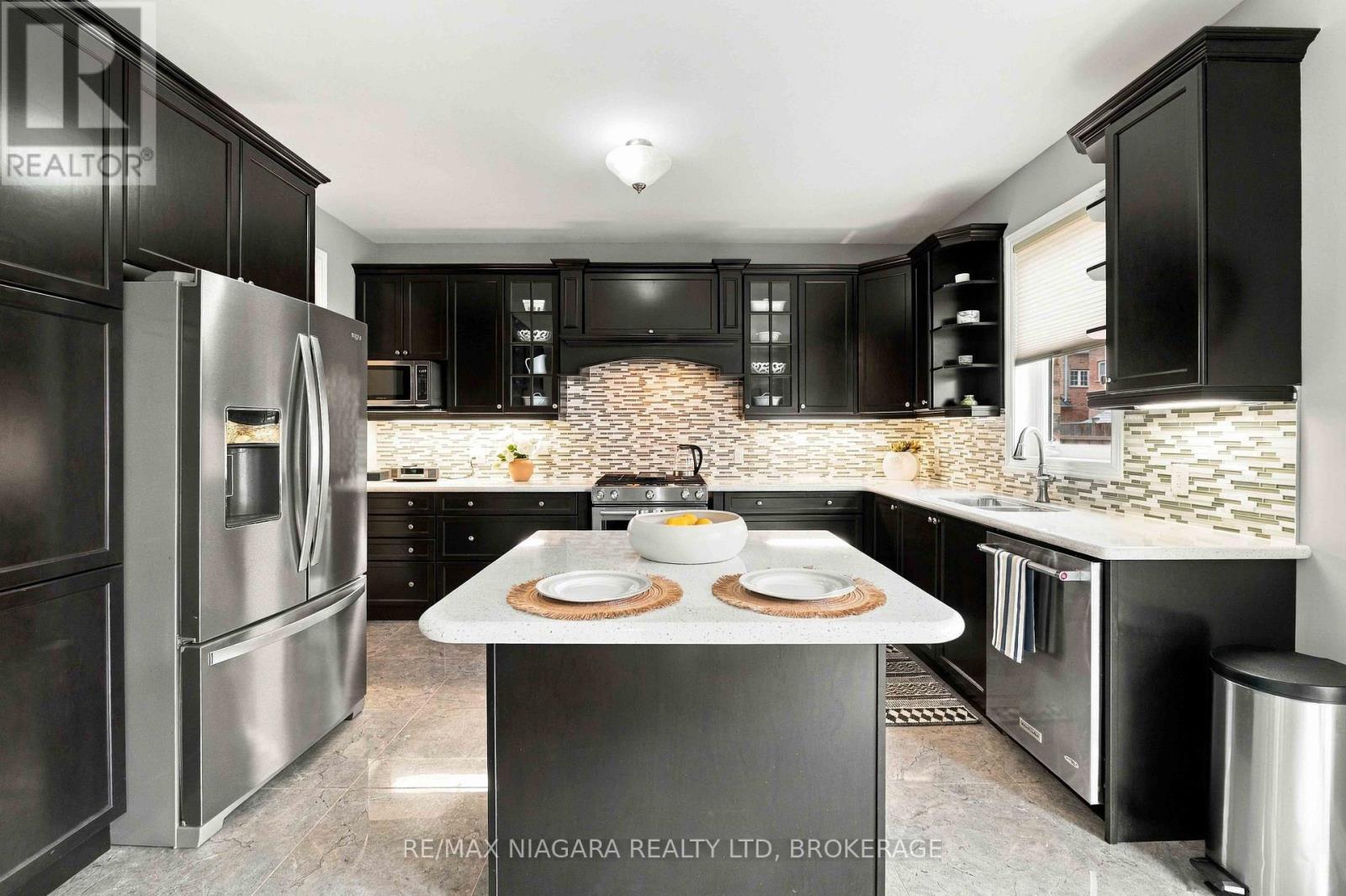 15 Fox Grape Road, Thorold (Confederation Heights), ON