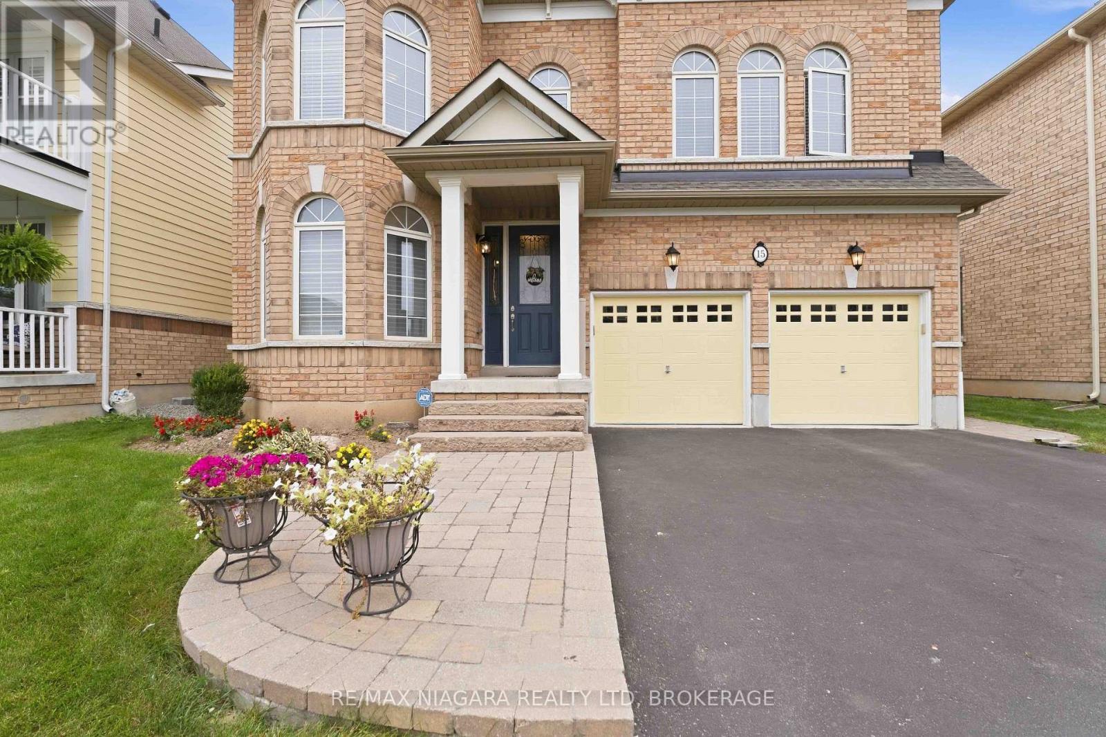 15 Fox Grape Road, Thorold (Confederation Heights), ON