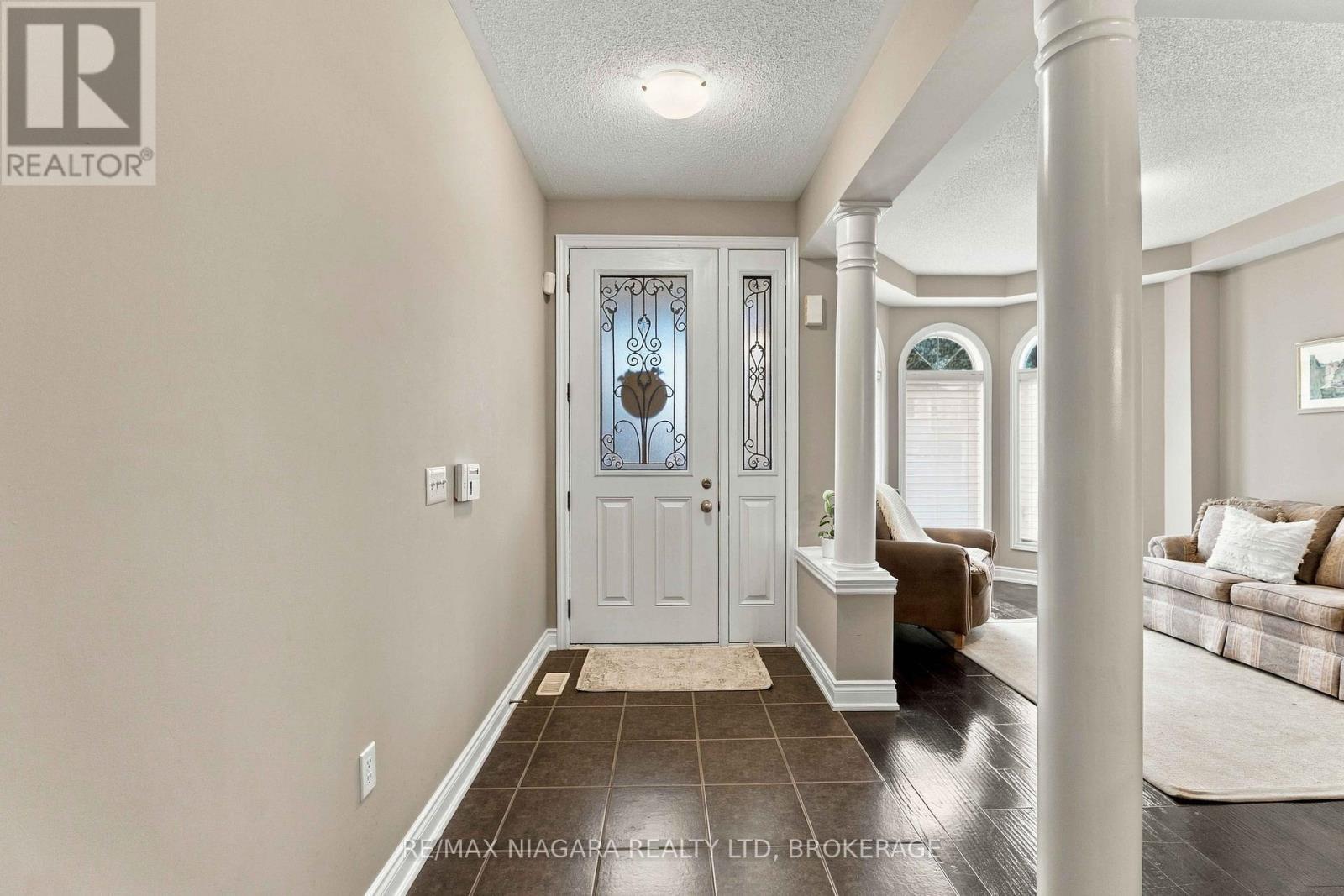 15 Fox Grape Road, Thorold (Confederation Heights), ON