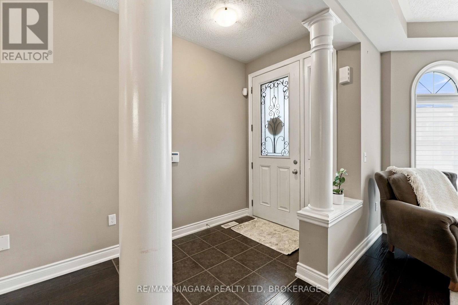 15 Fox Grape Road, Thorold (Confederation Heights), ON