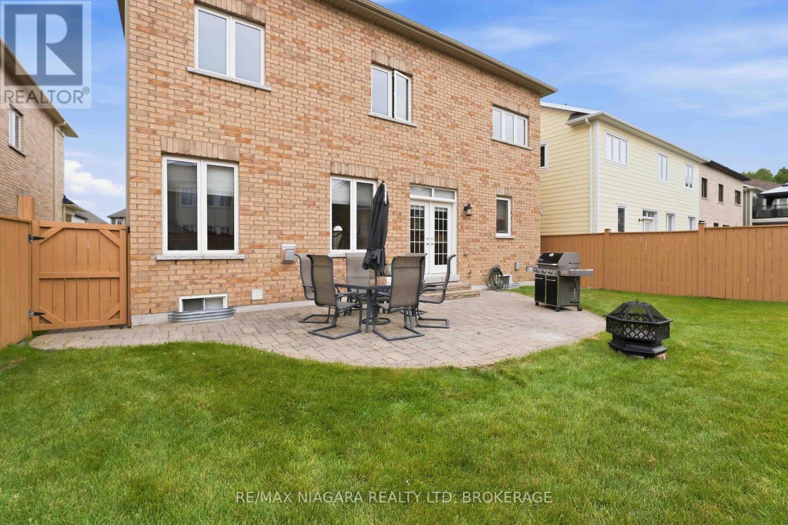 15 Fox Grape Road, Thorold (Confederation Heights), ON