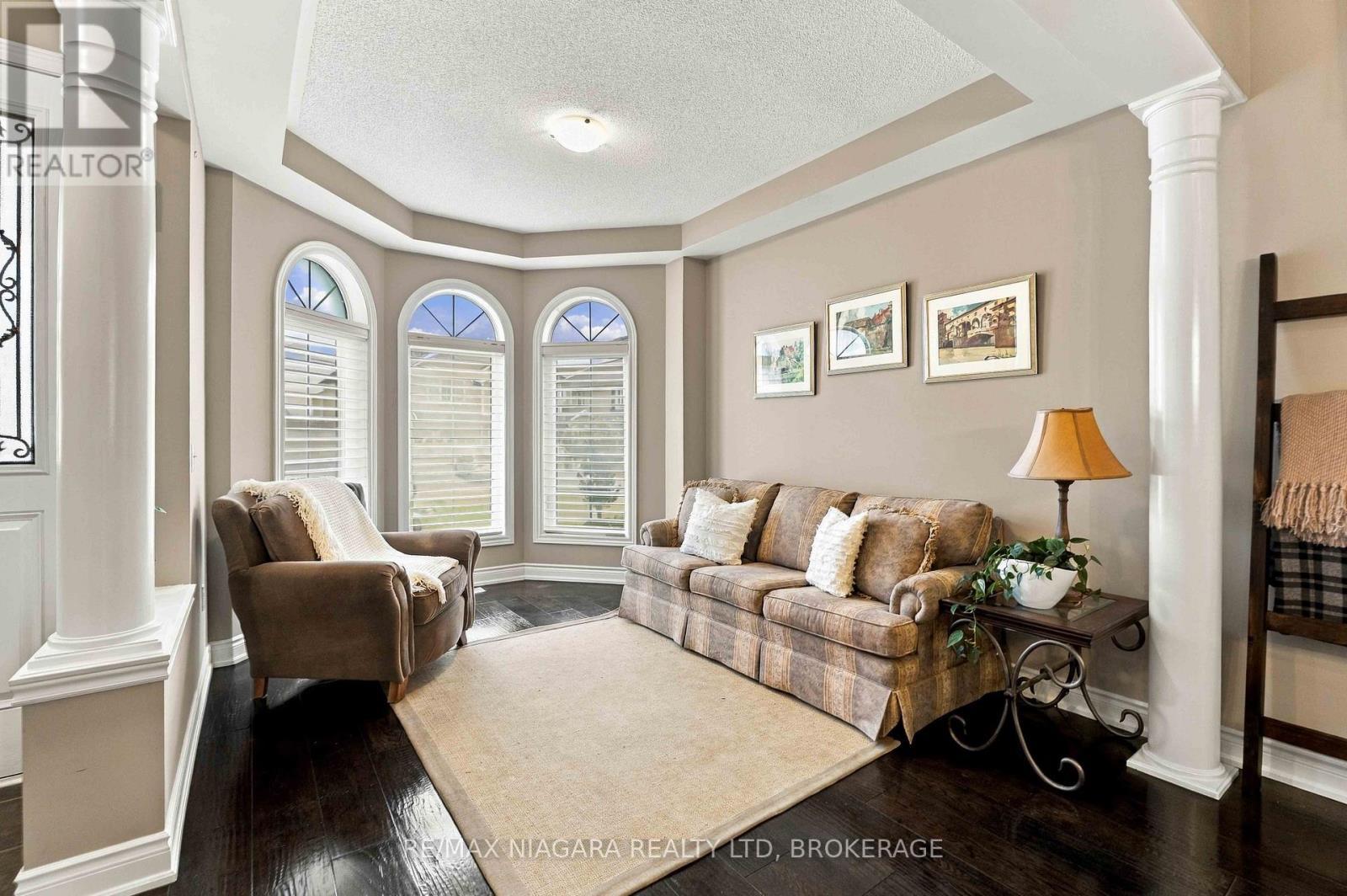 15 Fox Grape Road, Thorold (Confederation Heights), ON