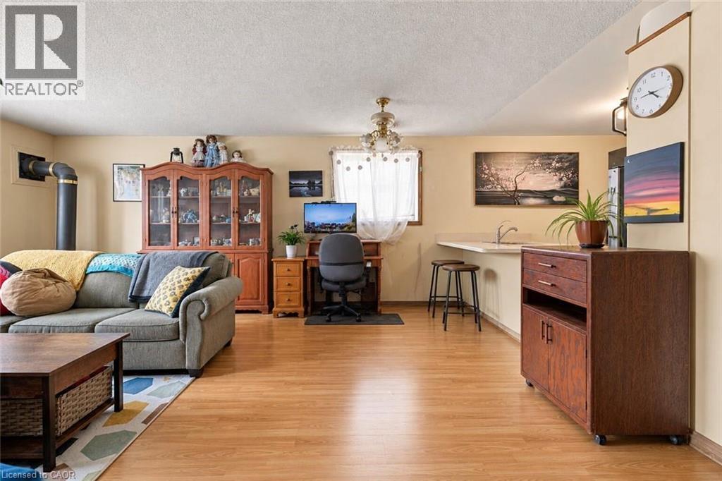 26 Renfrew Street E, Caledonia, ON