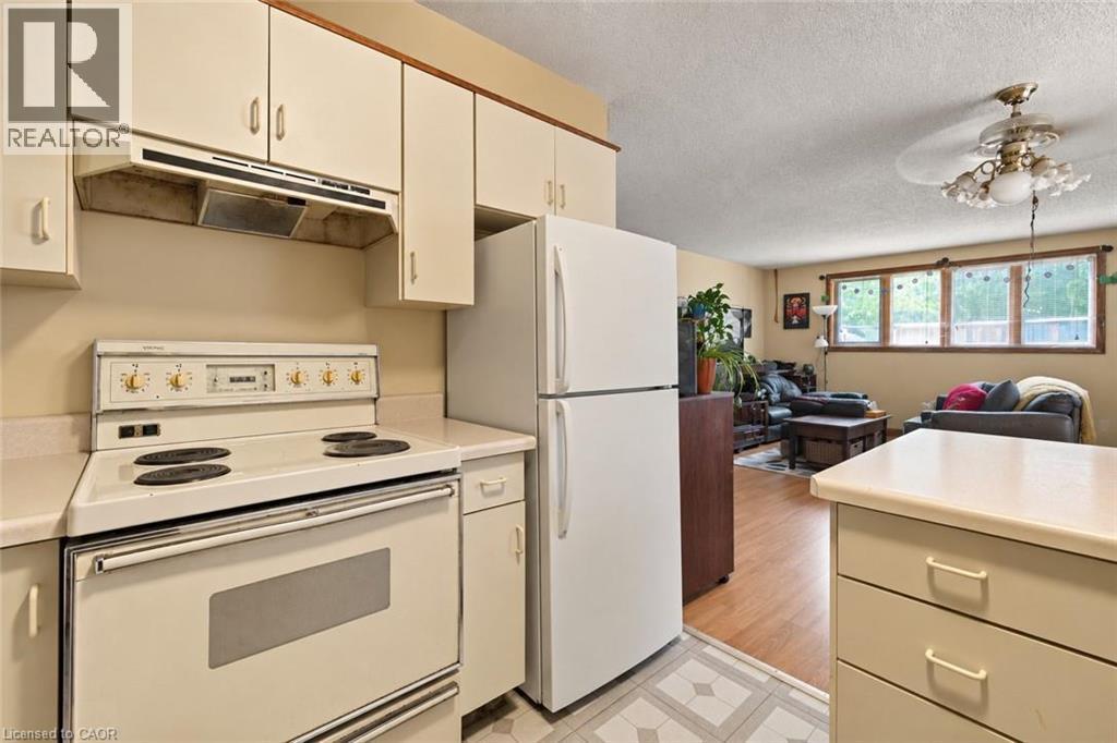 26 Renfrew Street E, Caledonia, ON