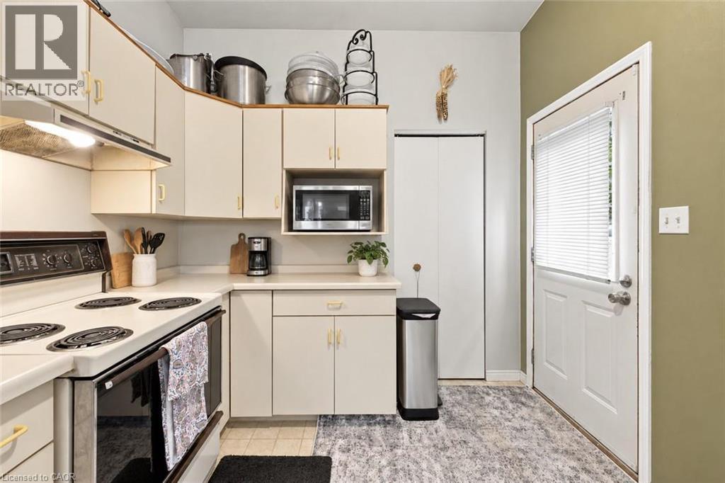 26 Renfrew Street E, Caledonia, ON