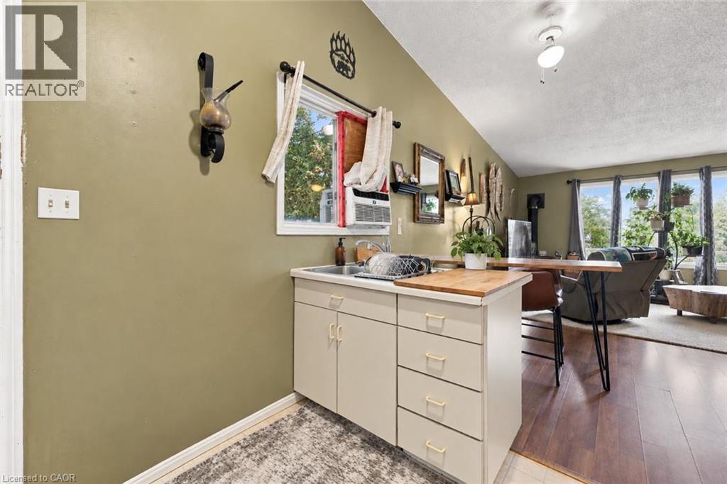 26 Renfrew Street E, Caledonia, ON