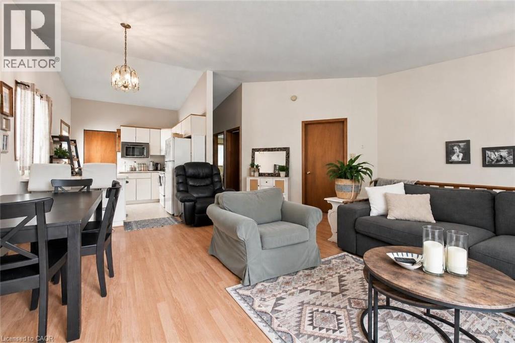 26 Renfrew Street E, Caledonia, ON