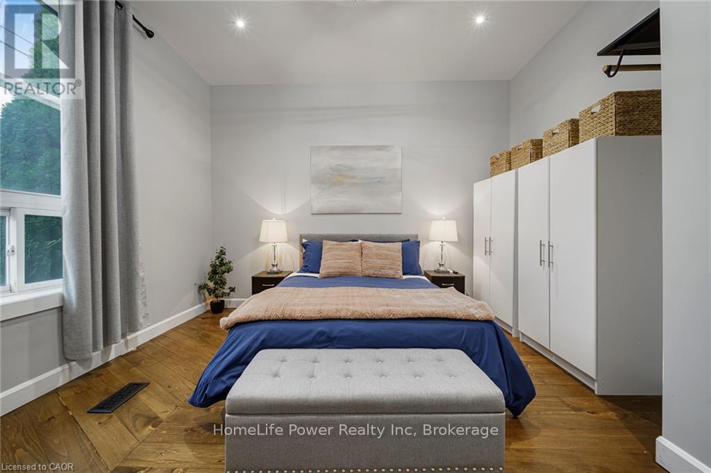 28 Cambridge Street, Cambridge, ON