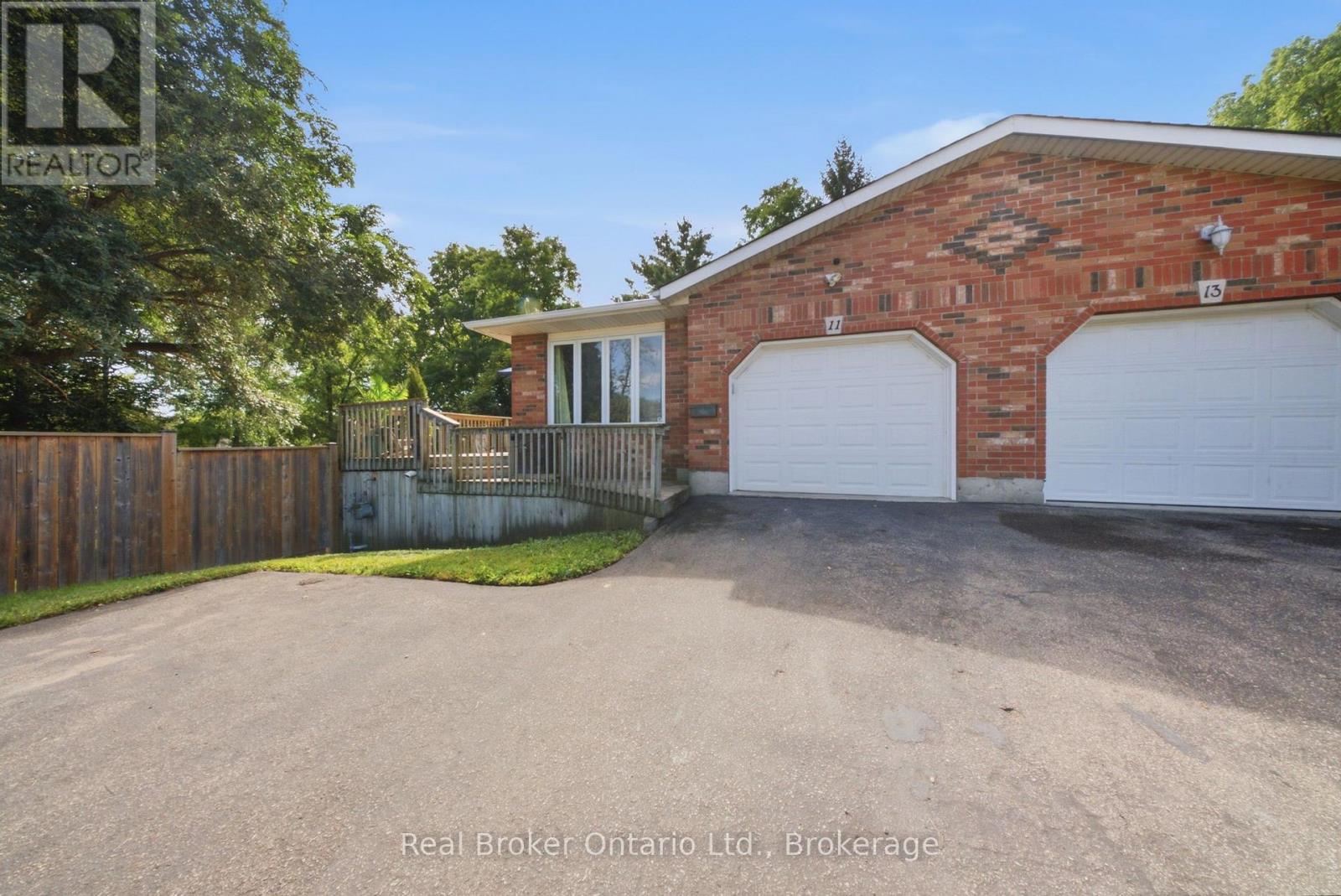 11 Dundas Street W, Brant (Paris), ON