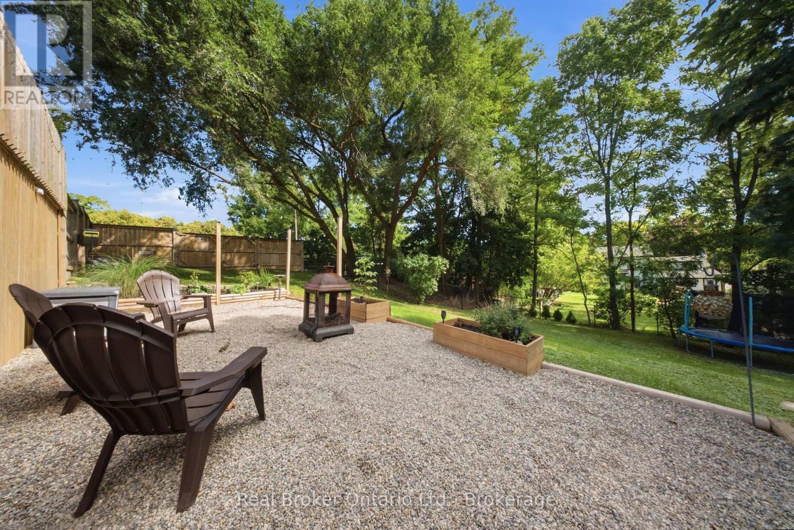 11 Dundas Street W, Brant (Paris), ON