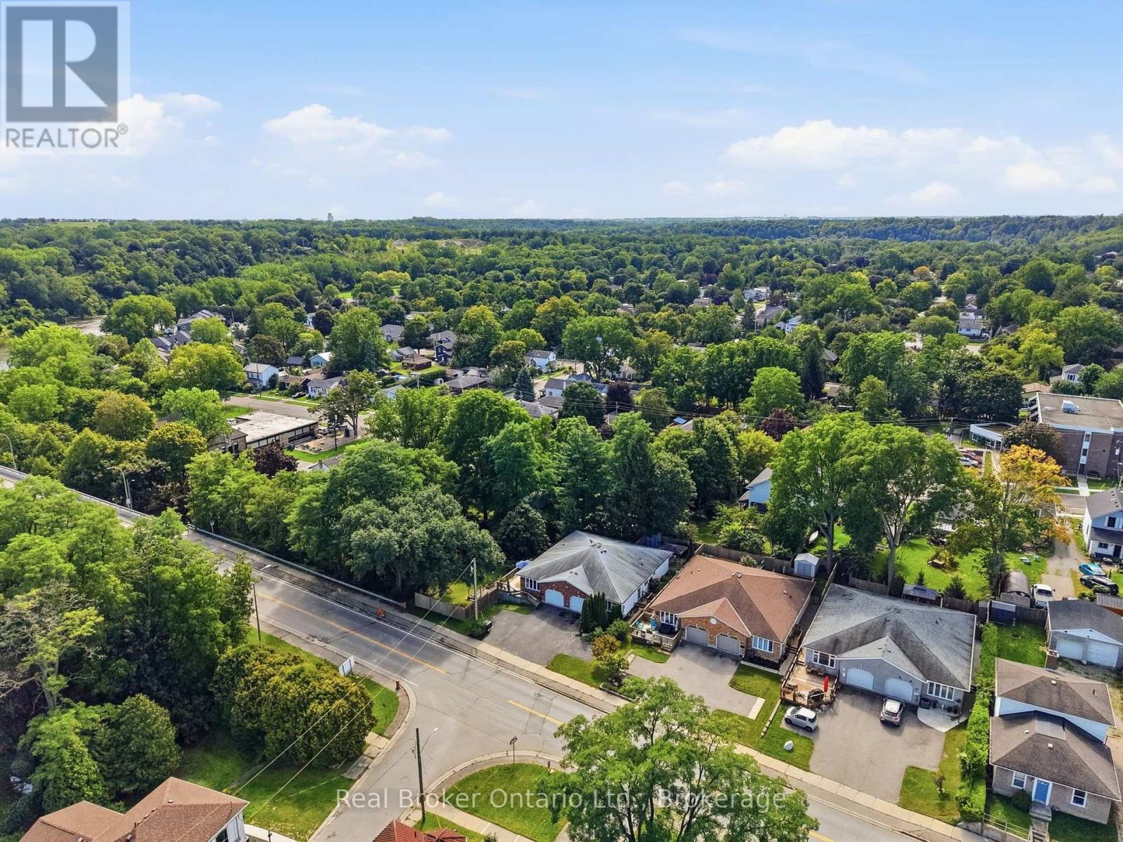 11 Dundas Street W, Brant (Paris), ON