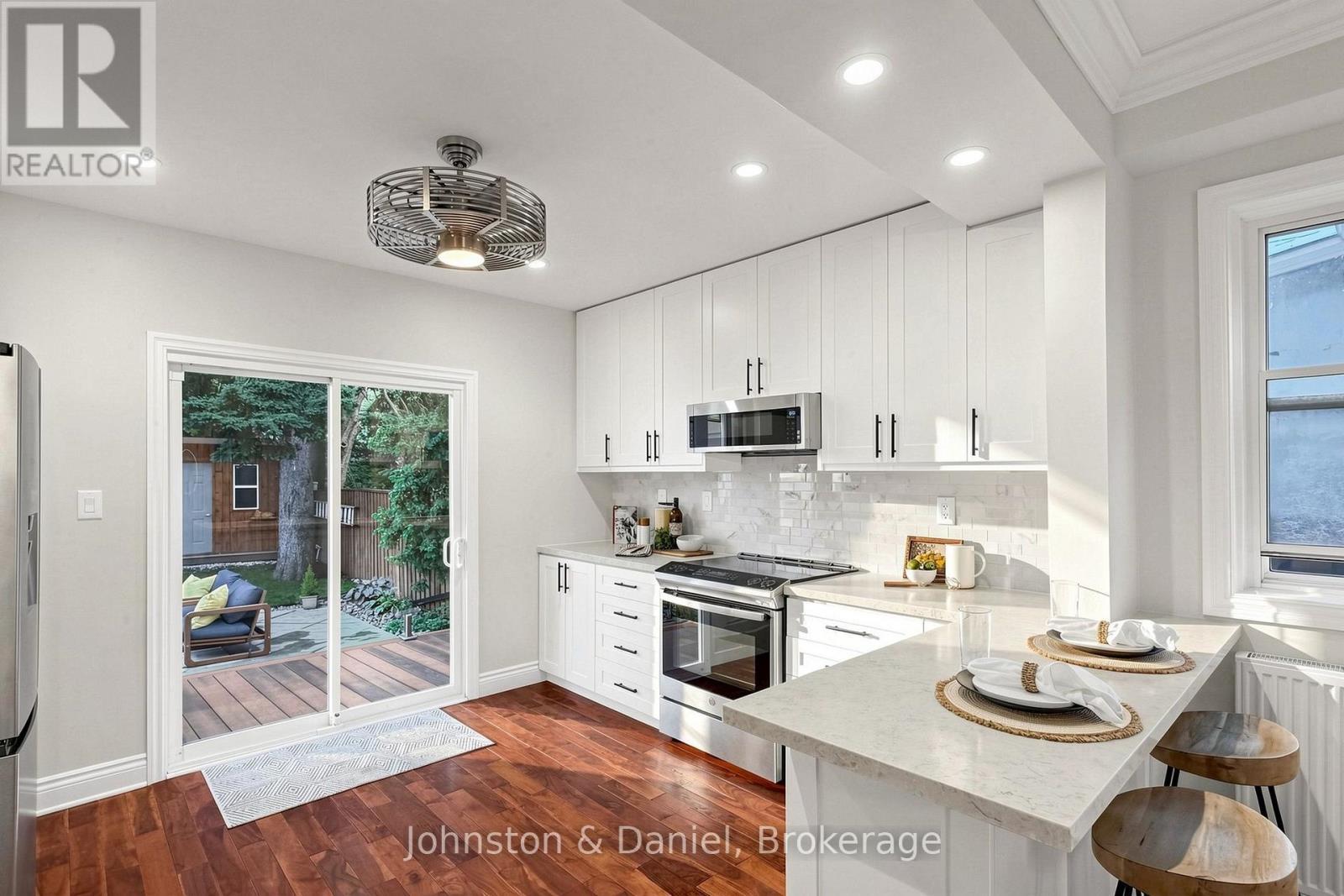 11 Ashland Avenue, Toronto, ON