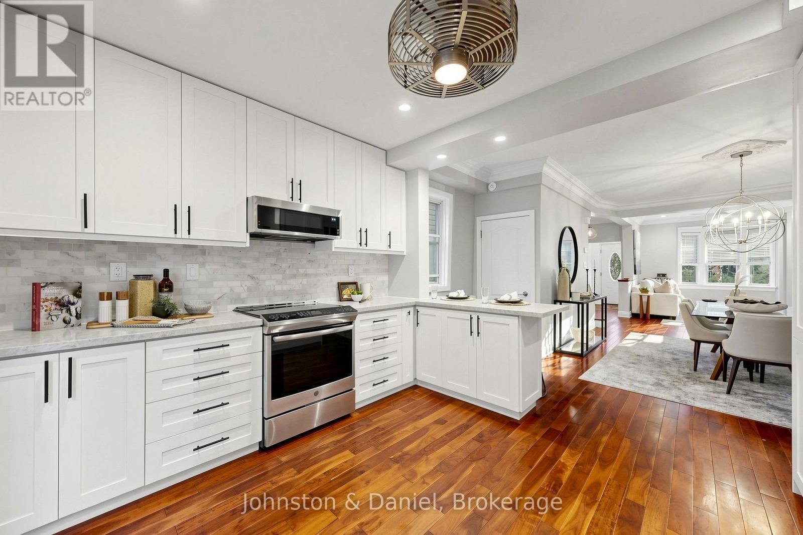 11 Ashland Avenue, Toronto, ON