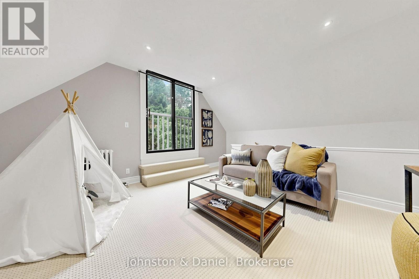 11 Ashland Avenue, Toronto, ON