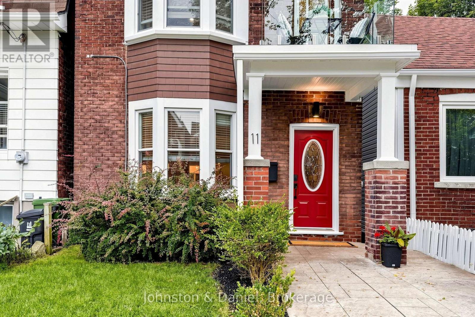 11 Ashland Avenue, Toronto, ON