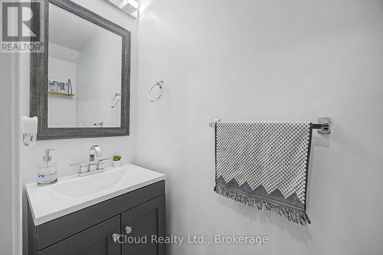 Powder Room - 6 - 180 Howden Boulevard, Brampton, ON