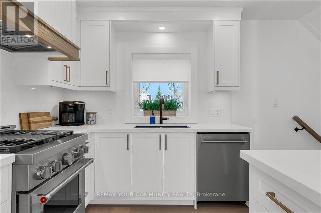 1379 Caroline Street, Burlington, ON
