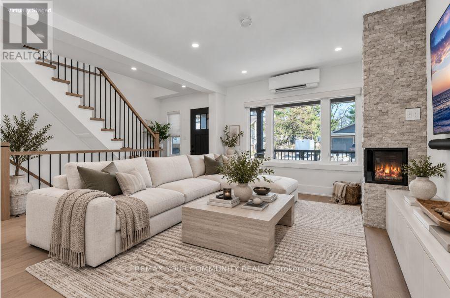 1379 Caroline Street, Burlington, ON