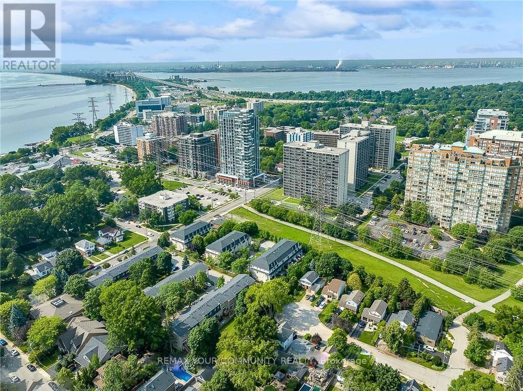 1379 Caroline Street, Burlington, ON