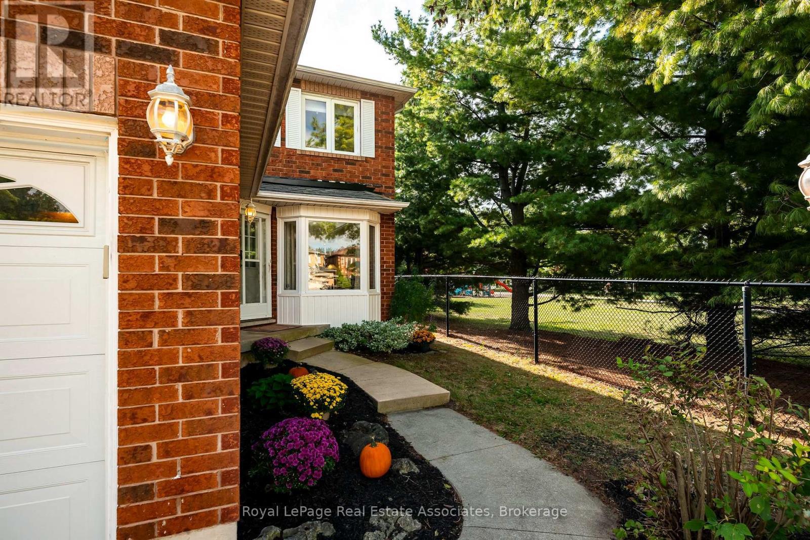 67 Smith Drive, Halton Hills, ON