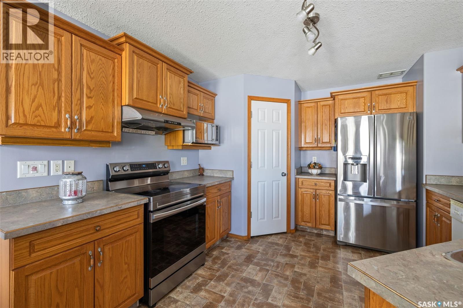 911 Gull Road, Regina, SK