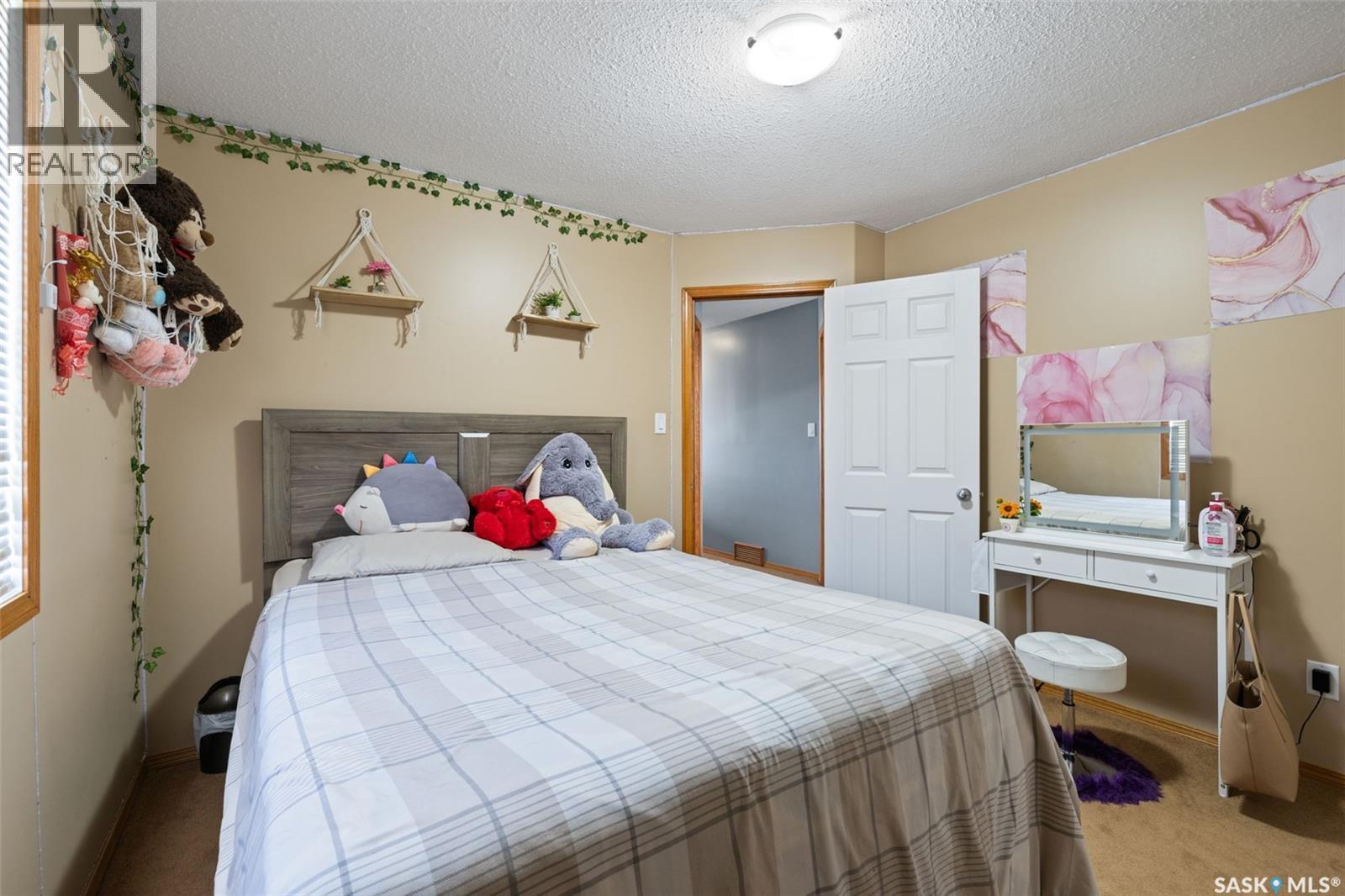 911 Gull Road, Regina, SK