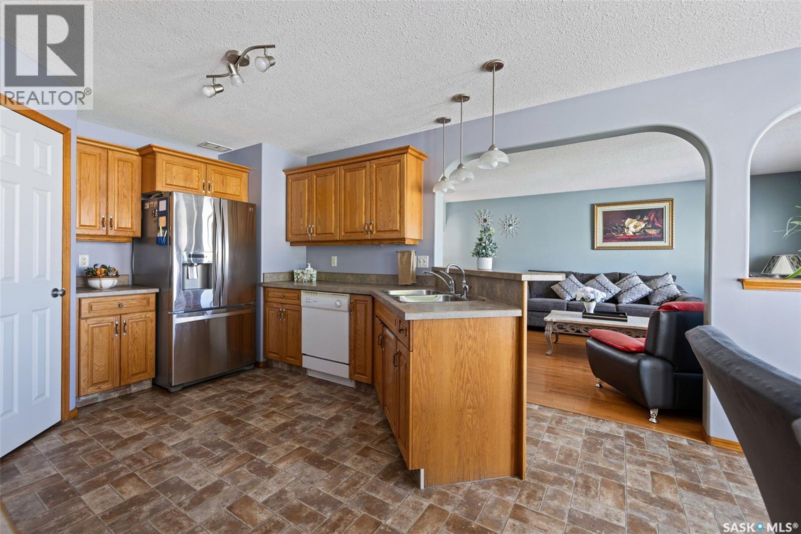 911 Gull Road, Regina, SK