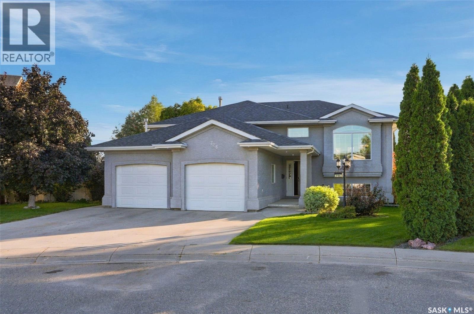 726 Penner Place, Martensville, SK