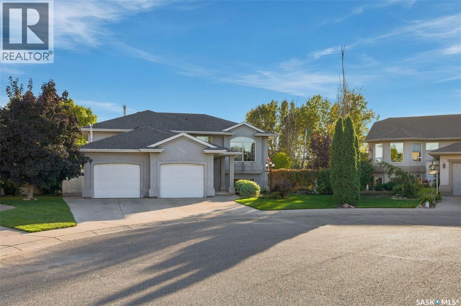 726 Penner Place, Martensville, SK