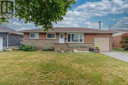 77 BALMORAL AVENUE Welland (Lincoln/Crowland), ON L3B 1S5