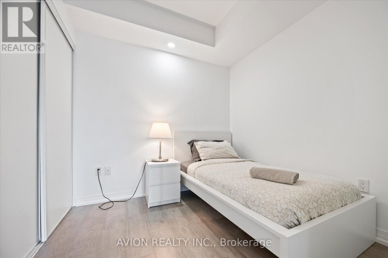 1120 - 251 Jarvis Street, Toronto, ON