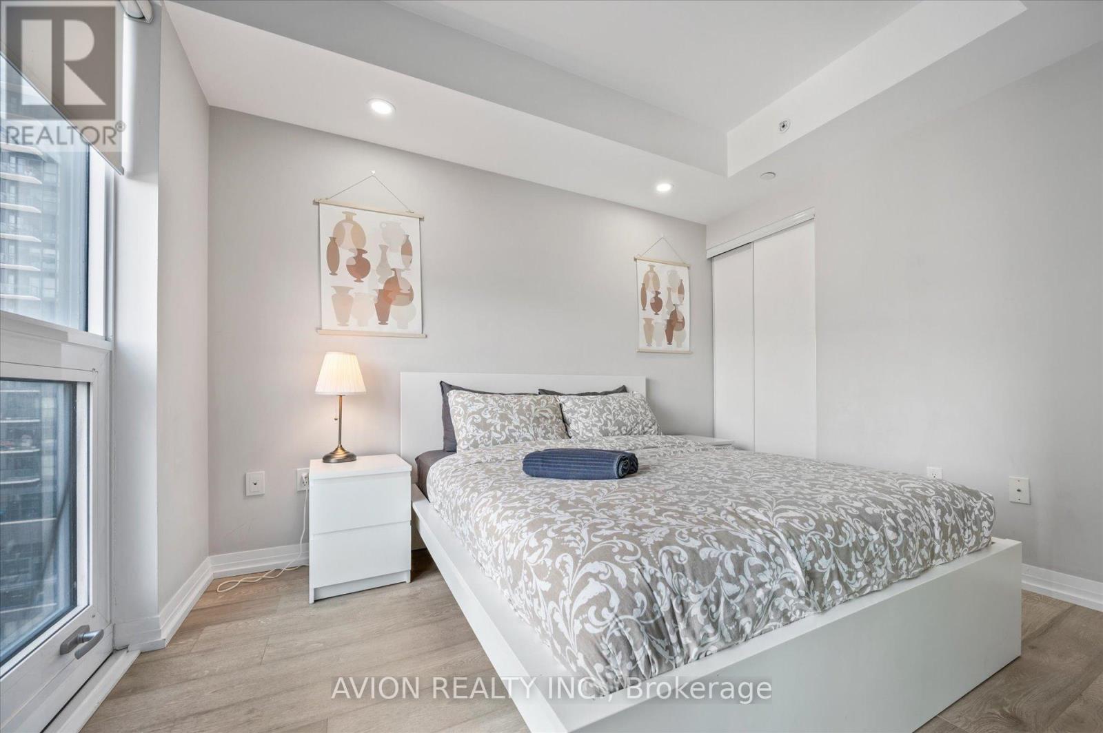 1120 - 251 Jarvis Street, Toronto, ON