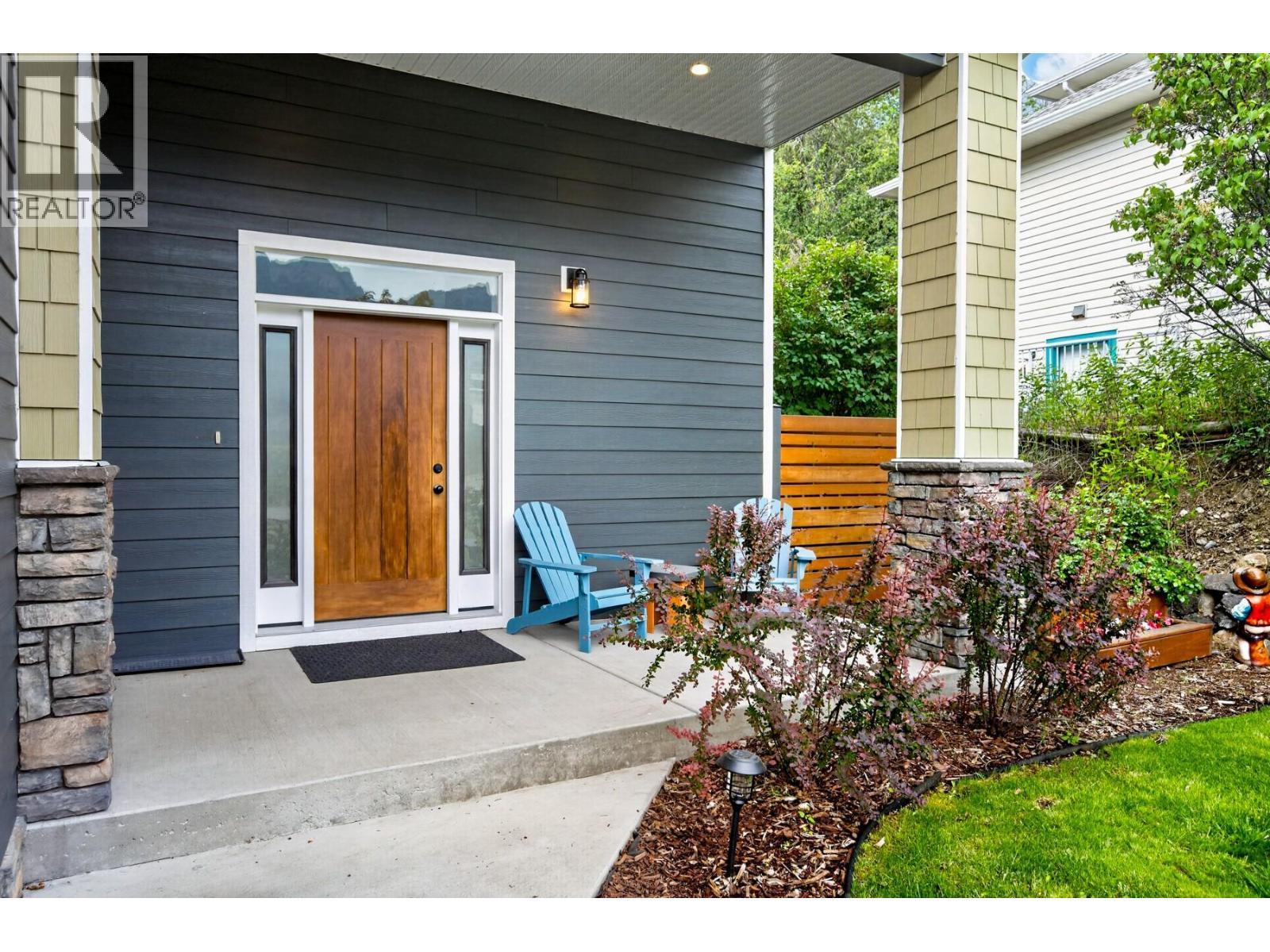 882 Eagleson Crescent, Lillooet, BC