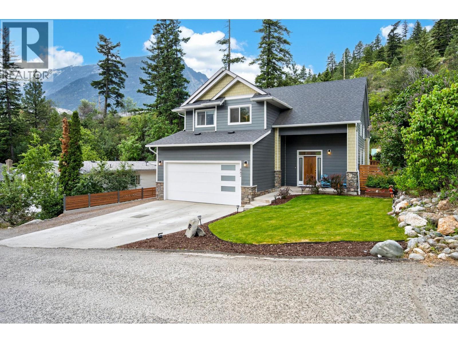 882 Eagleson Crescent, Lillooet, BC