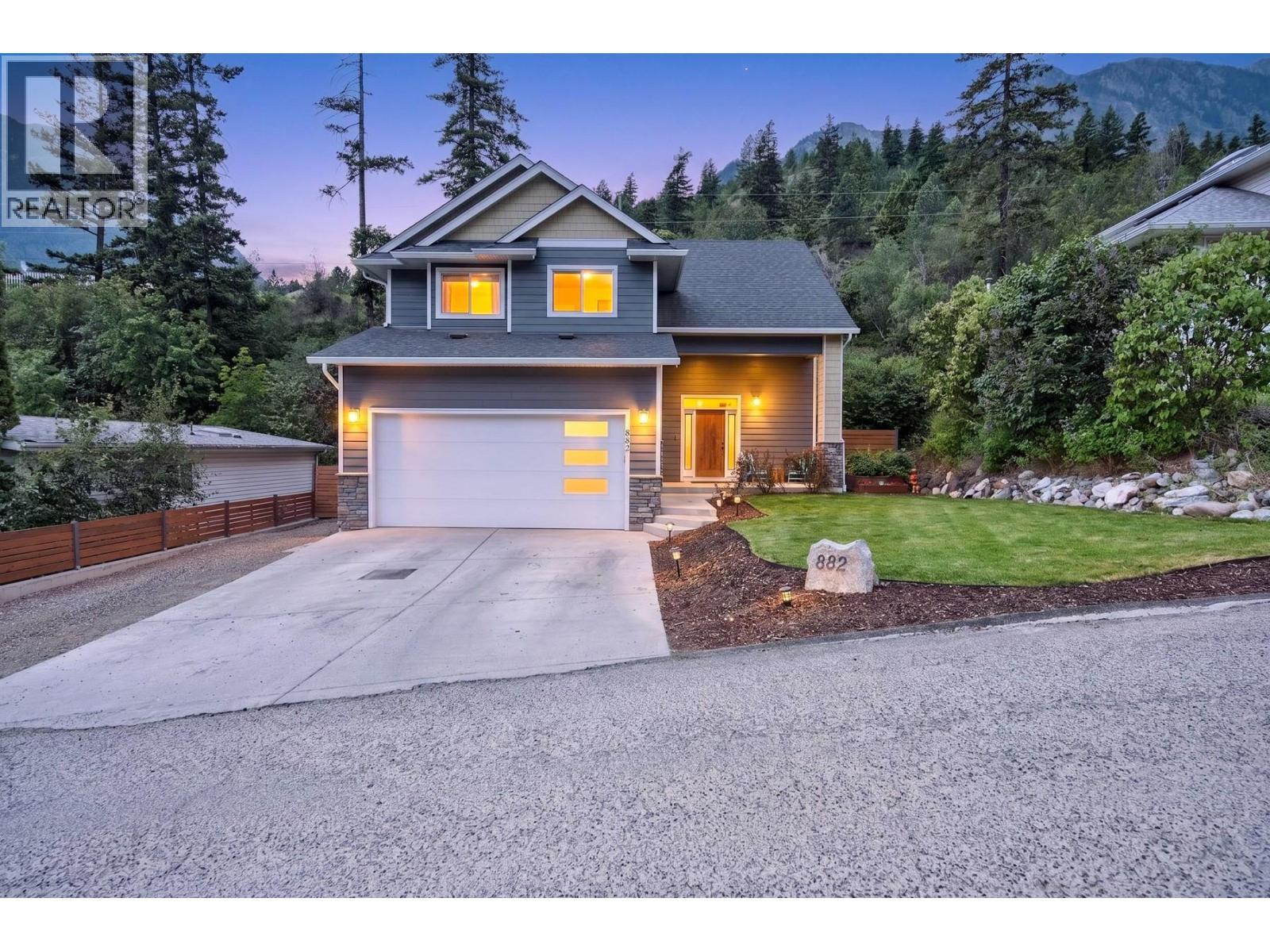 882 Eagleson Crescent, Lillooet, BC