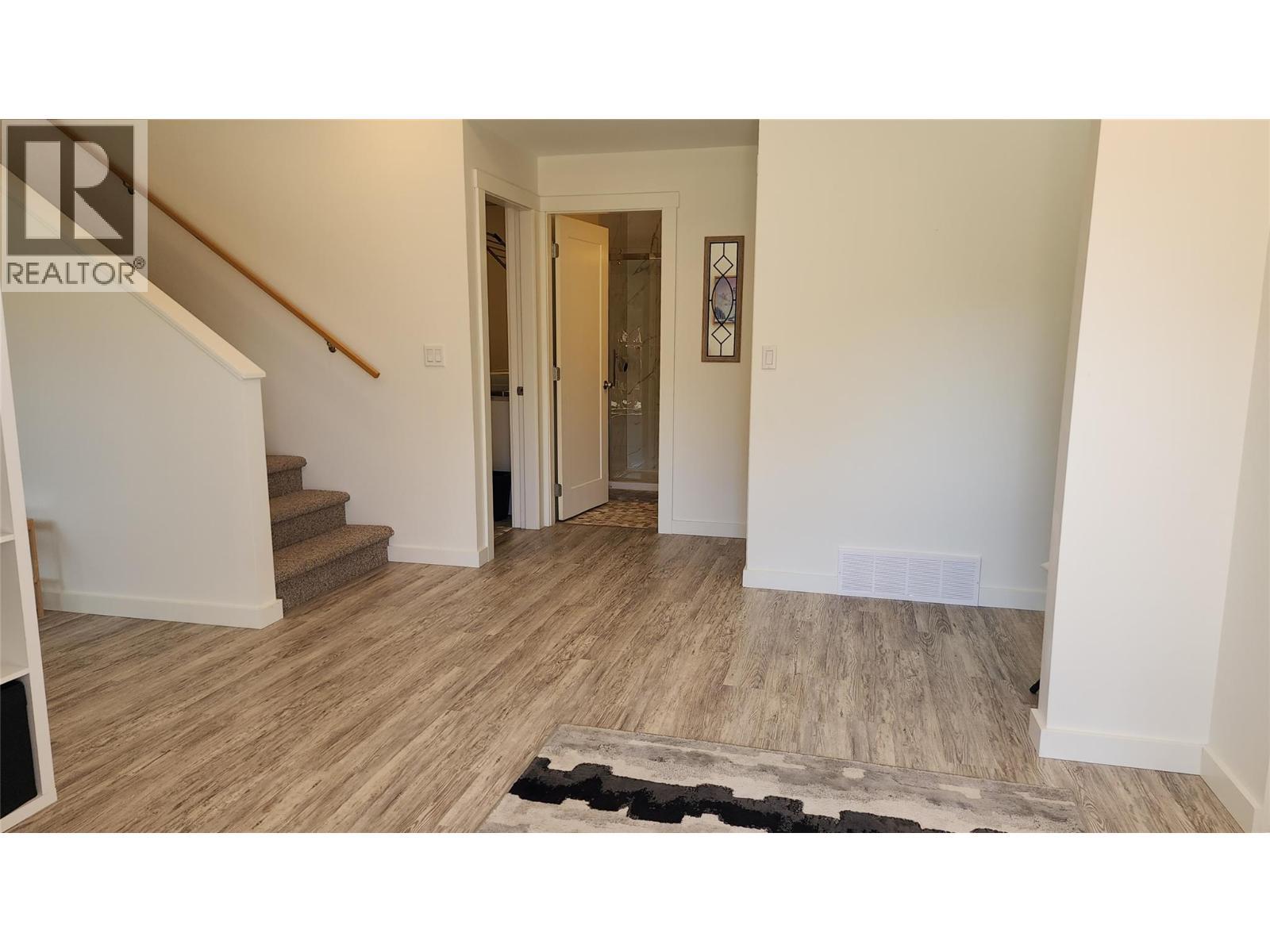 459 Whitman Way, Warfield, BC