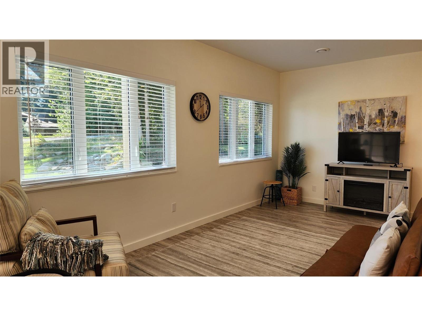 459 Whitman Way, Warfield, BC